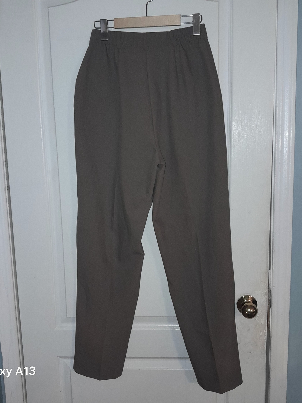 Alia Straight-Leg Pants in Olive Brown